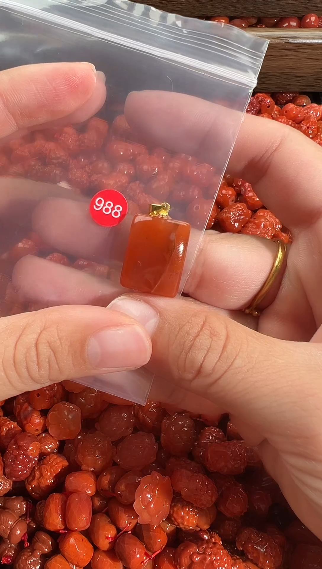 颈饰未镶嵌南红玛瑙1