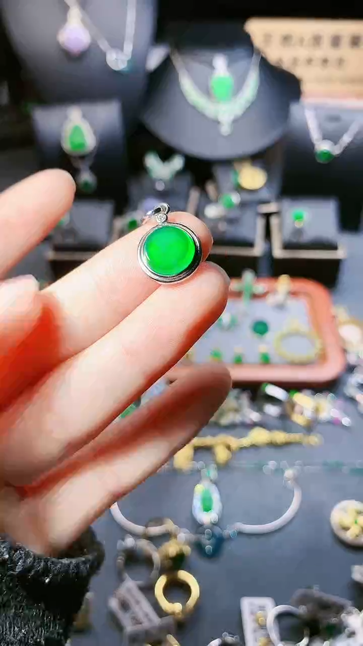 【闪购商品】翡翠戒指银S925镶嵌吊坠