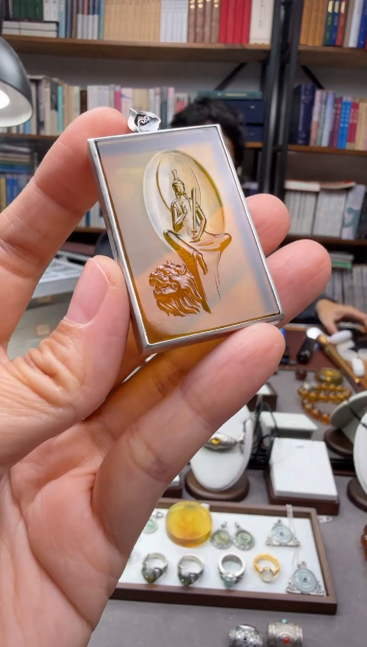 琥珀颈饰未镶嵌文殊