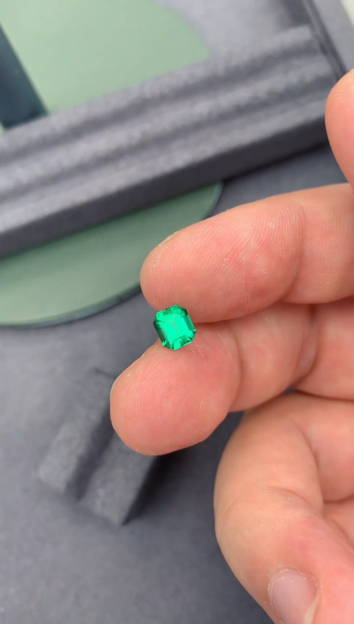 【闪购商品】祖母绿裸石未镶嵌90分祖母绿 
