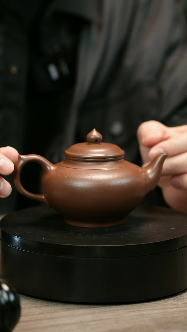 茶壶紫砂亚****容H1744赵信军光素笑樱