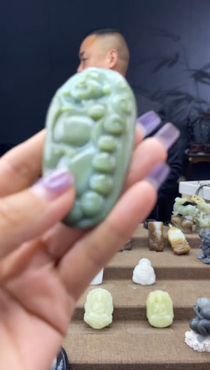 颈饰未镶嵌和田玉1