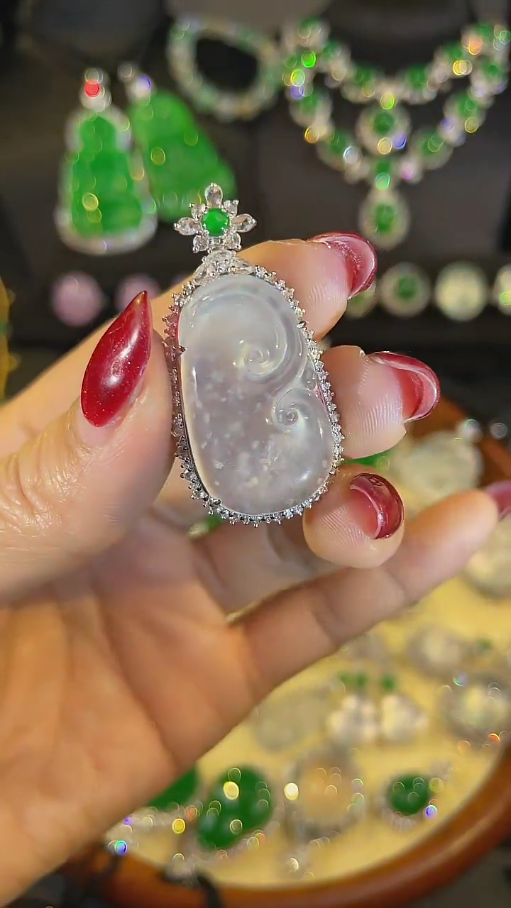 【闪购商品】翡翠颈饰18K金镶嵌吊坠