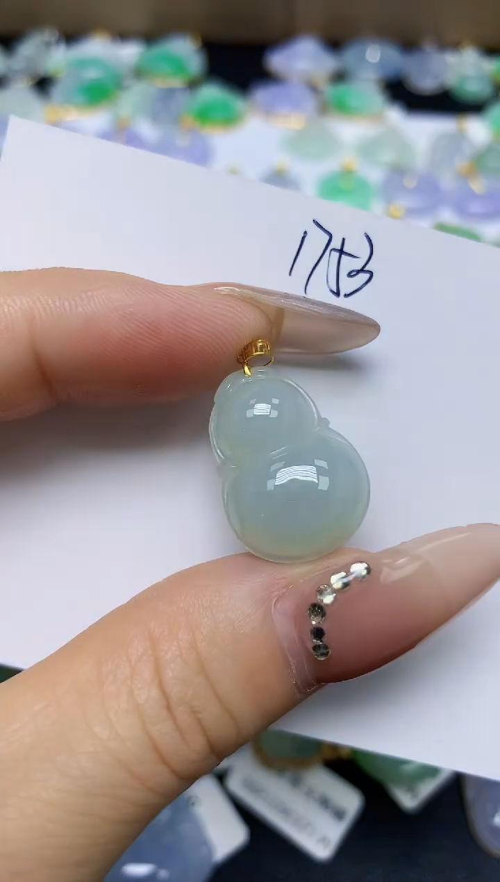 翡翠未镶嵌颈饰 天然缅甸翡翠A货