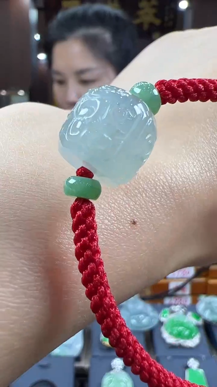 翡翠未镶嵌挂件手绳