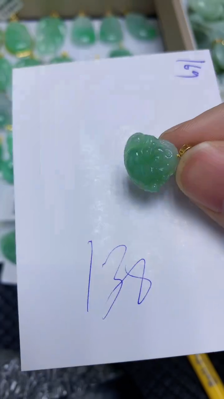 颈饰18K金镶嵌翡翠翡翠1111111111