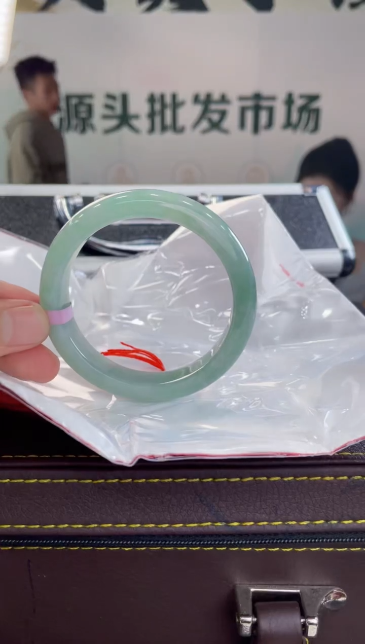 【闪购商品】翡翠手镯未镶嵌手镯