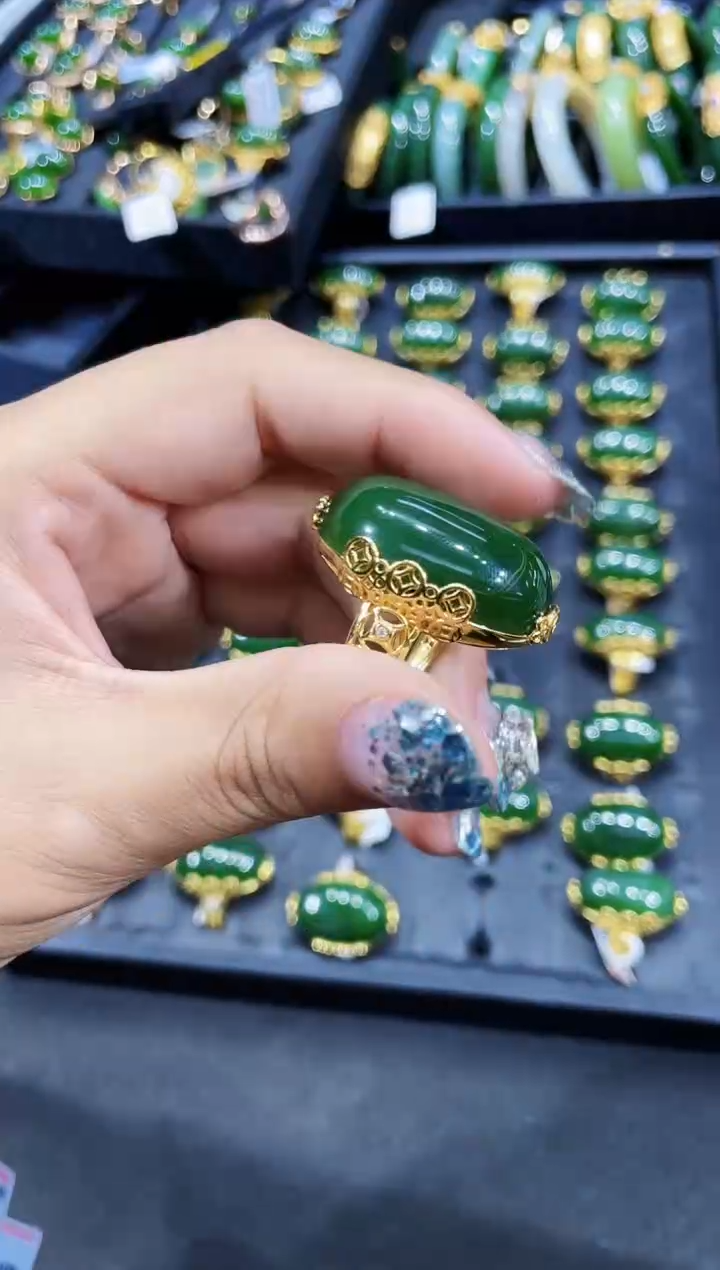 和田玉戒指未镶嵌多样性发一