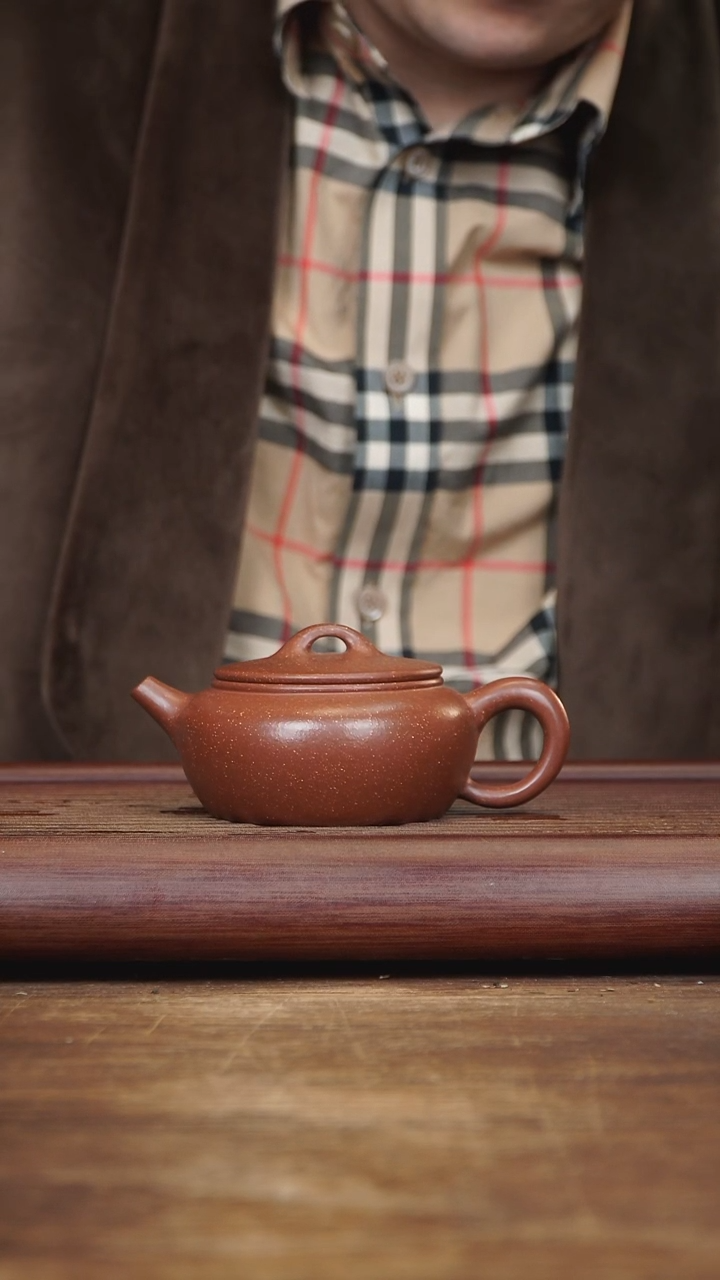 【闪购商品】紫砂茶壶180ml 扁晨 降坡泥