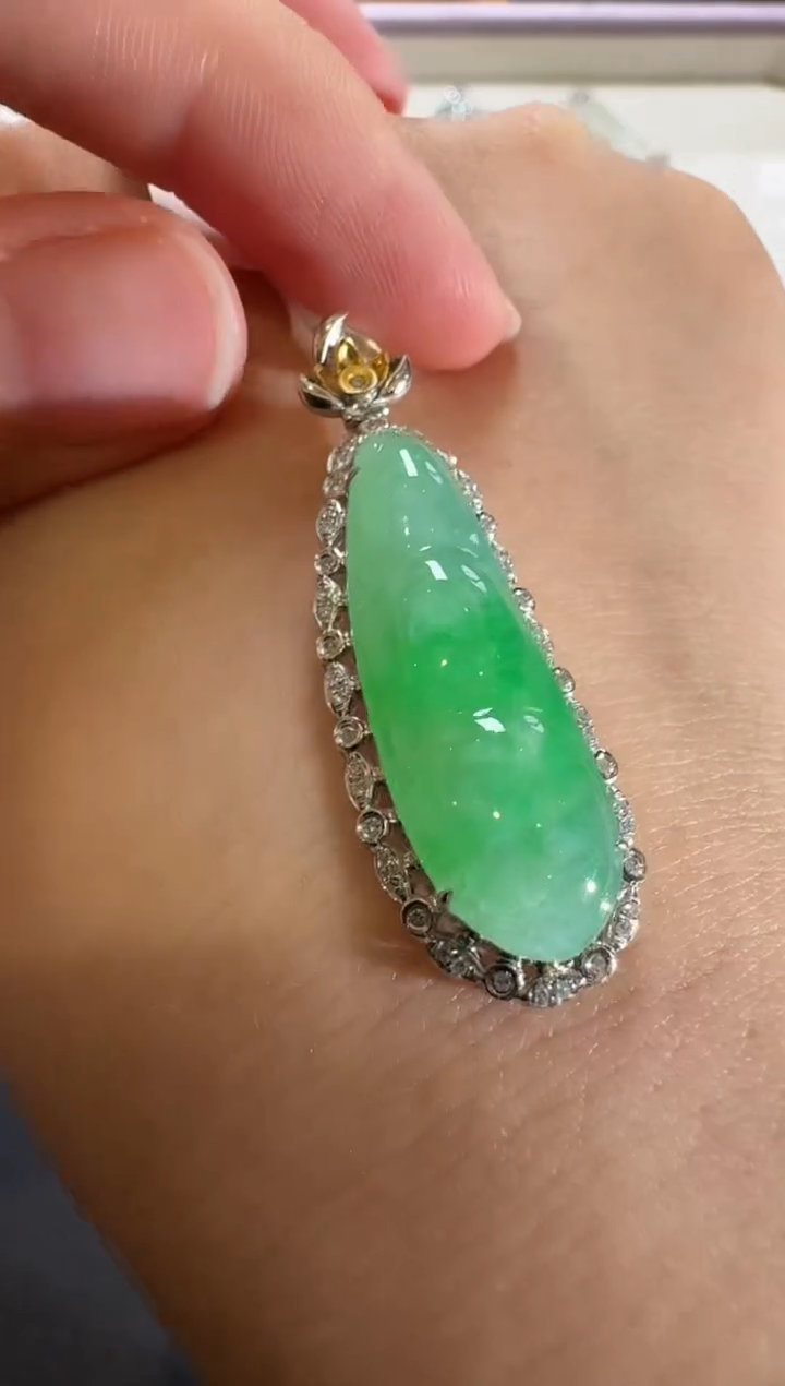【闪购商品】翡翠吊坠(不含链)18K金镶嵌【源头工厂】钻石镶嵌