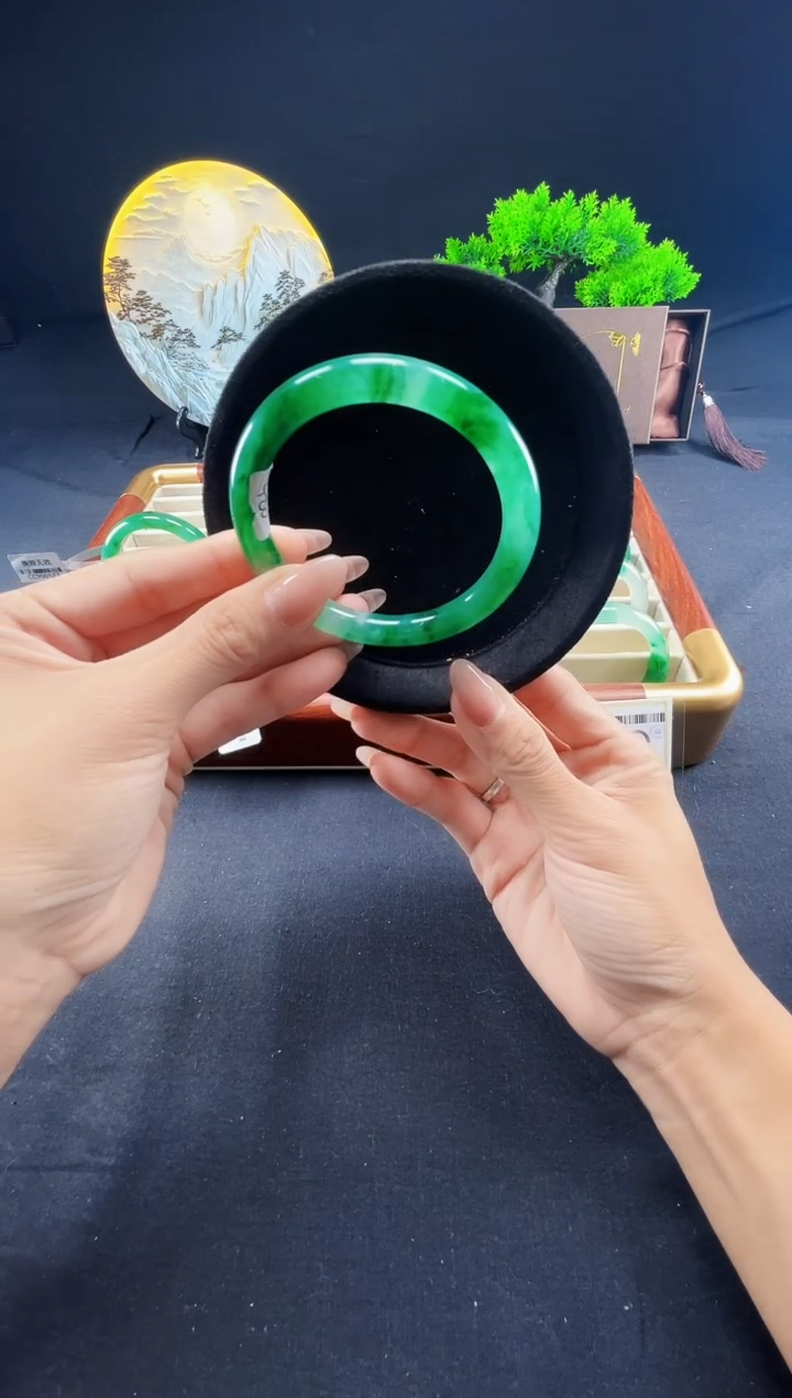 未镶嵌手镯石英质玉（非洲翠）真品上等纯天然非洲翠玉手镯石英质玉