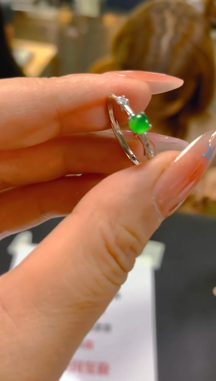 翡翠戒指未镶嵌翡翠戒指未镶嵌0583001517多样性发一