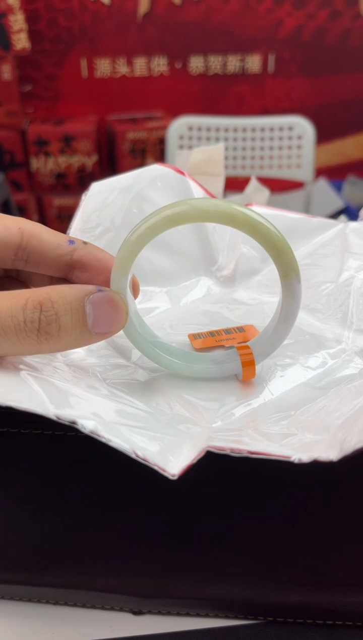 【闪购商品】翡翠手镯未镶嵌16翡翠手镯（微瑕）