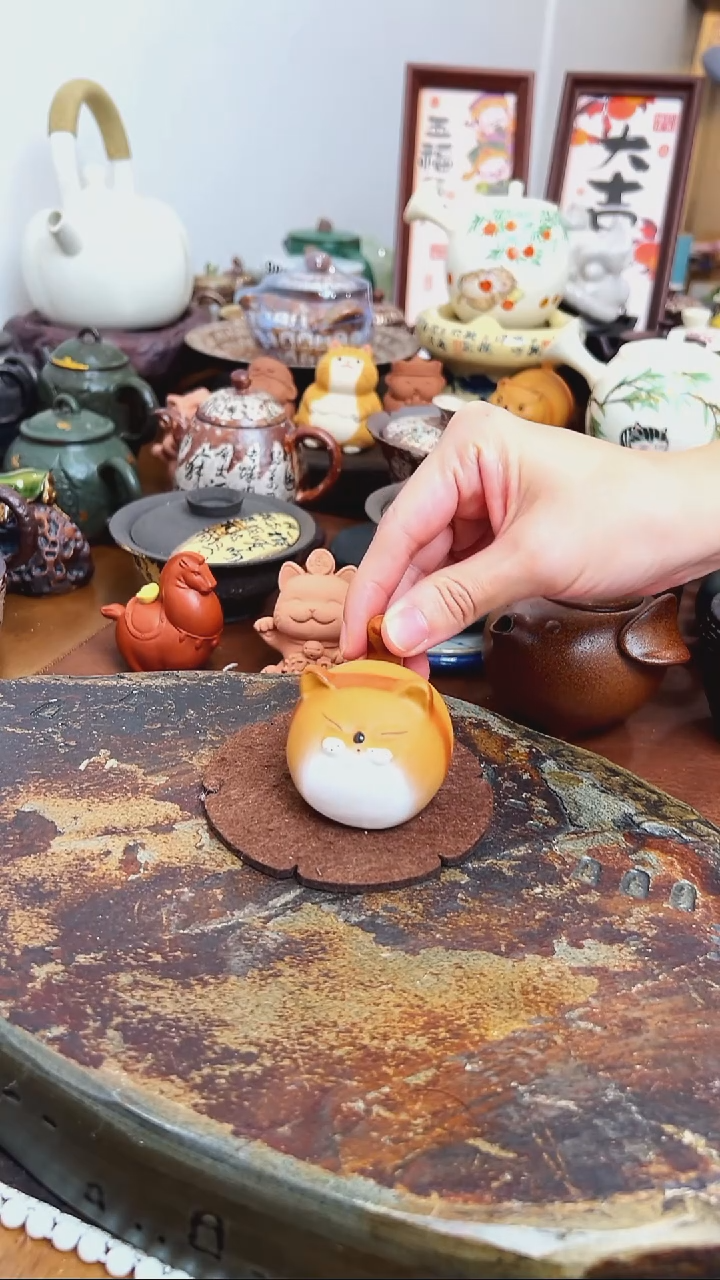   【茶瓷物语】翘尾猫