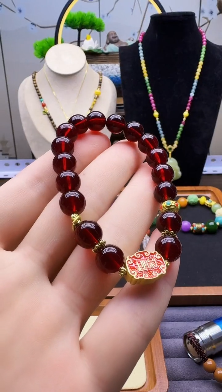 14K金镶嵌血珀手链S30