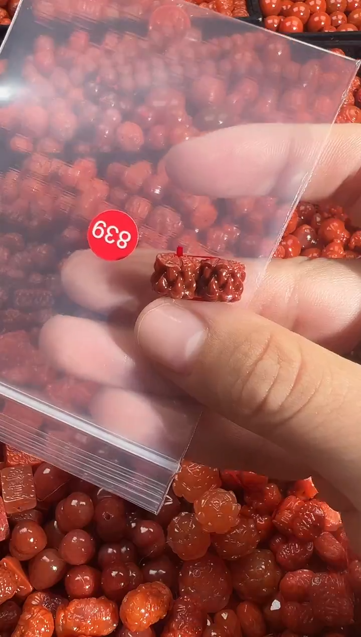 颈饰未镶嵌南红玛瑙1