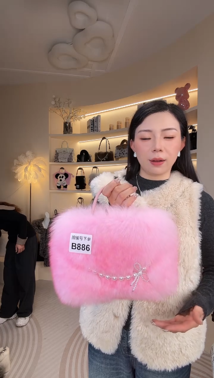 狐狸毛【闪购商品】女包B886