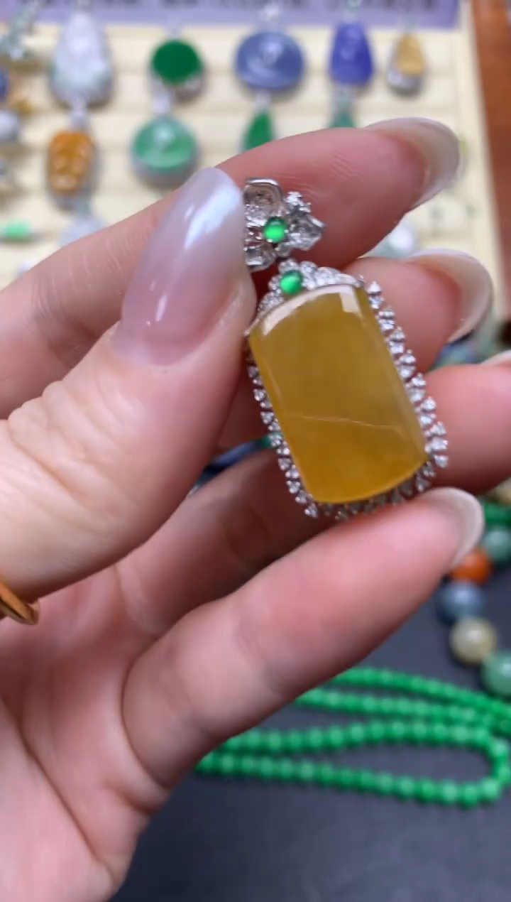 【闪购商品】翡翠吊坠(不含链)18K金镶嵌吊坠|7200+720