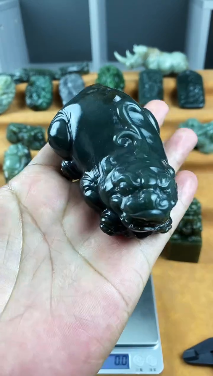 未镶嵌和田玉把件1