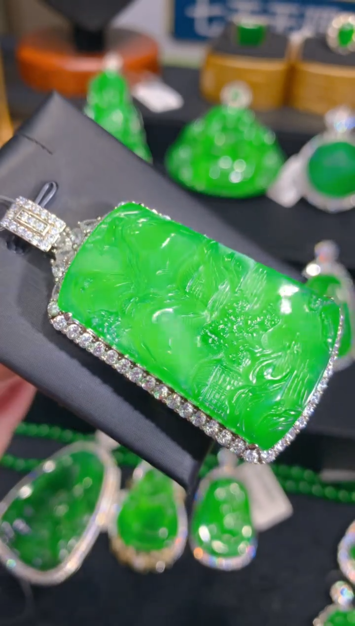 【闪购商品】翡翠颈饰银S925镶嵌35一季