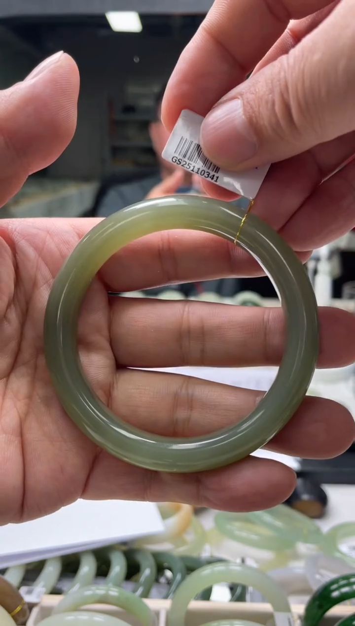 【闪购商品】和田玉手镯未镶嵌60-61圈口0341