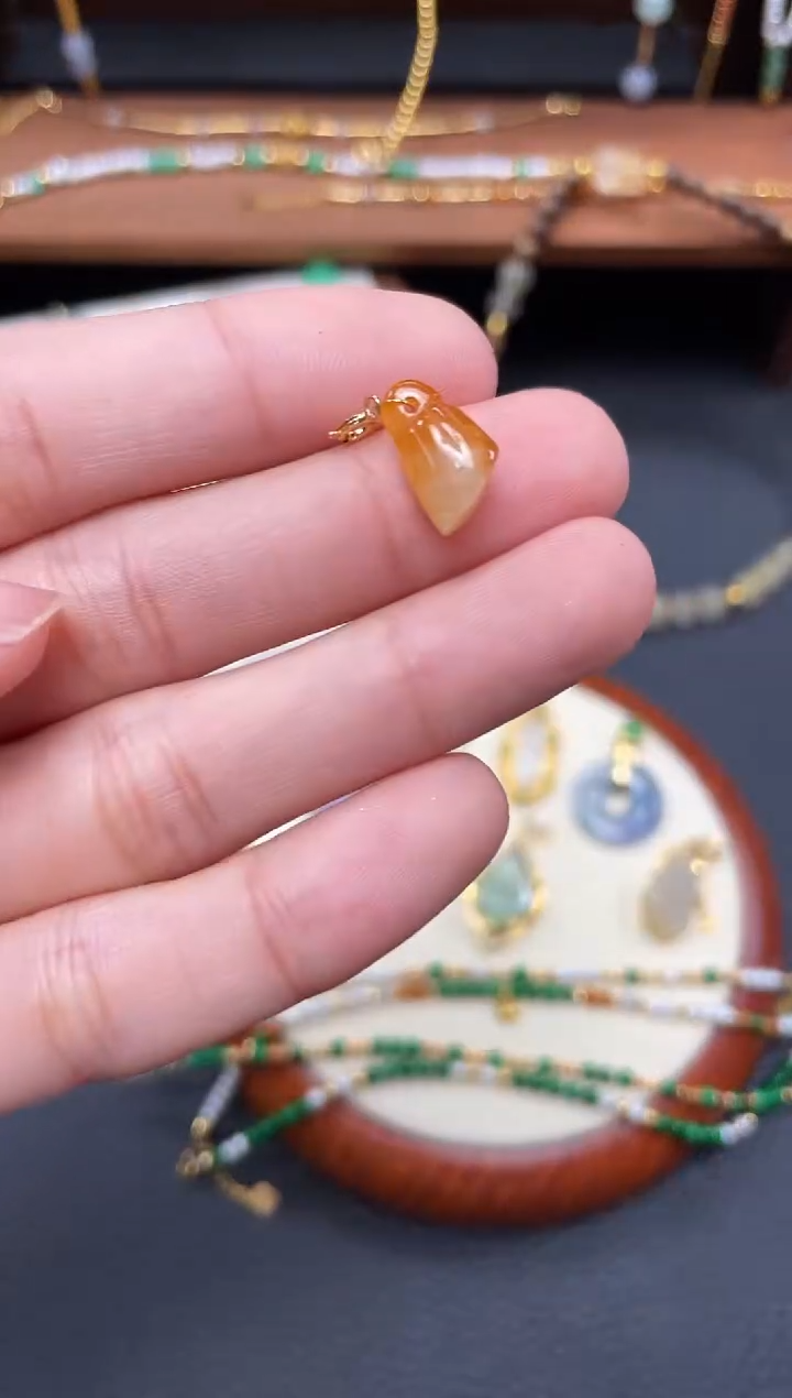 【闪购商品】翡翠吊坠(不含链)18K金镶嵌一个  JK483