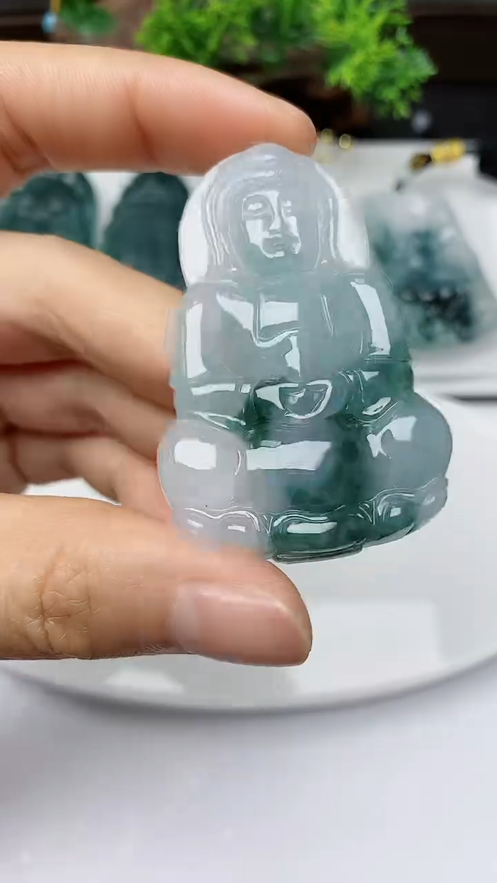 【闪购商品】翡翠颈饰未镶嵌        