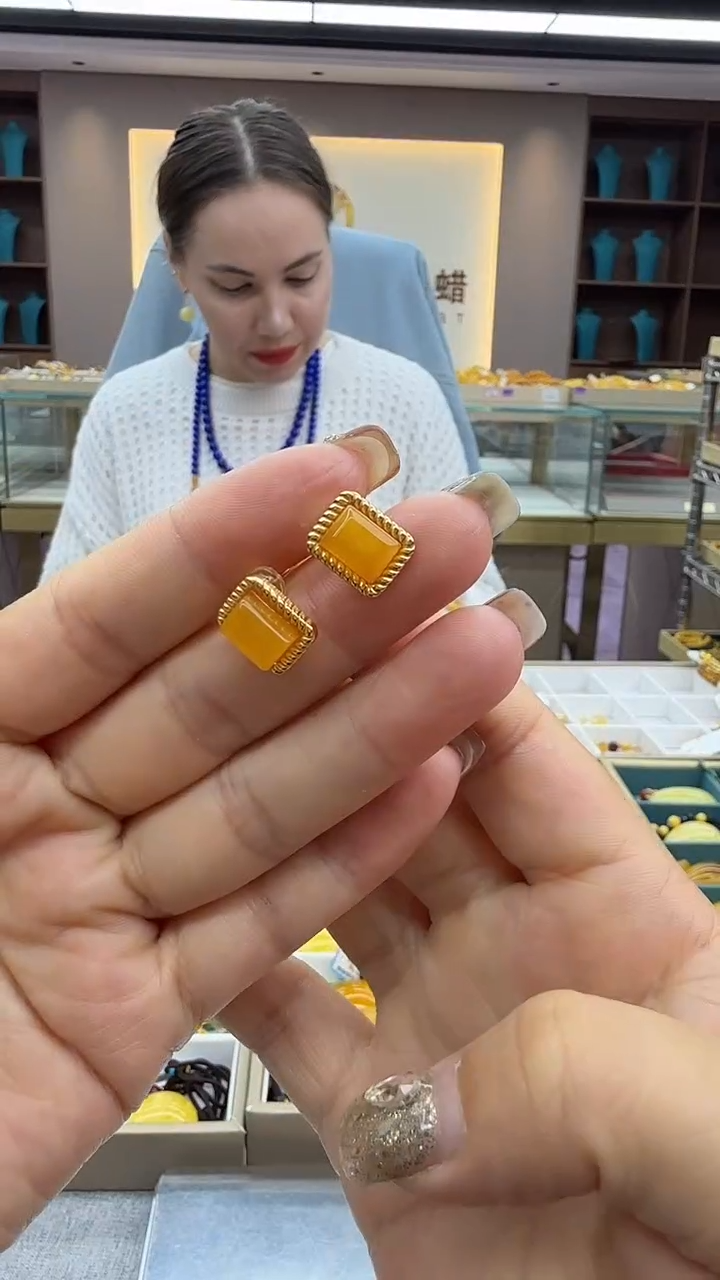 琥珀未镶嵌耳饰30秒拍号 假一罚三 