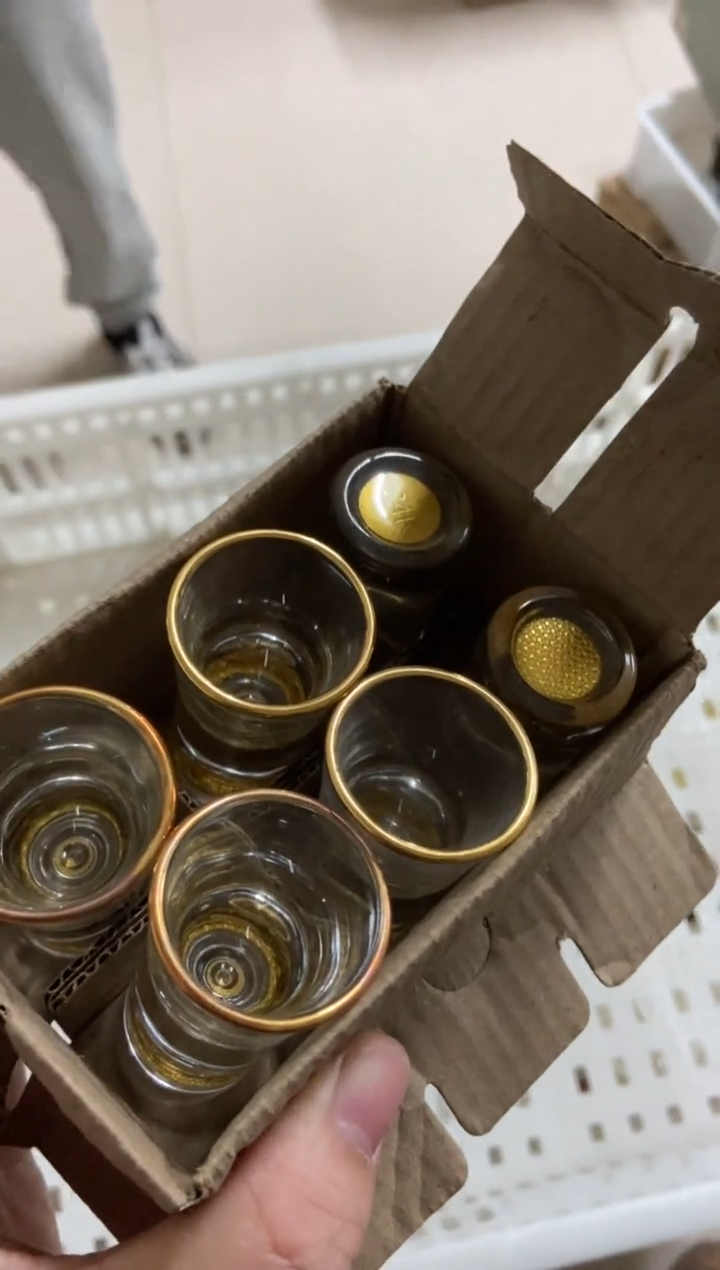 杯无运费险有瑕疵的摄影的产品有使用过的痕迹有点脏介意勿拍