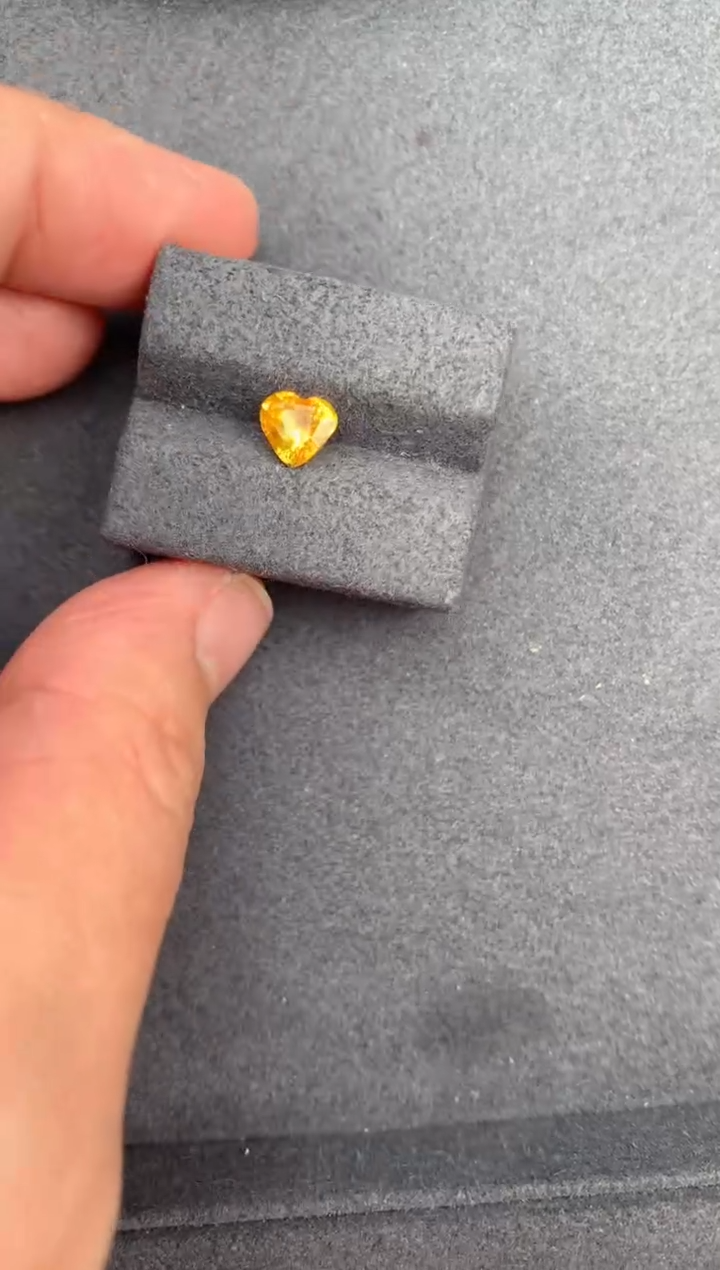 【闪购商品】彩色蓝宝石裸石未镶嵌1ct黄蓝宝