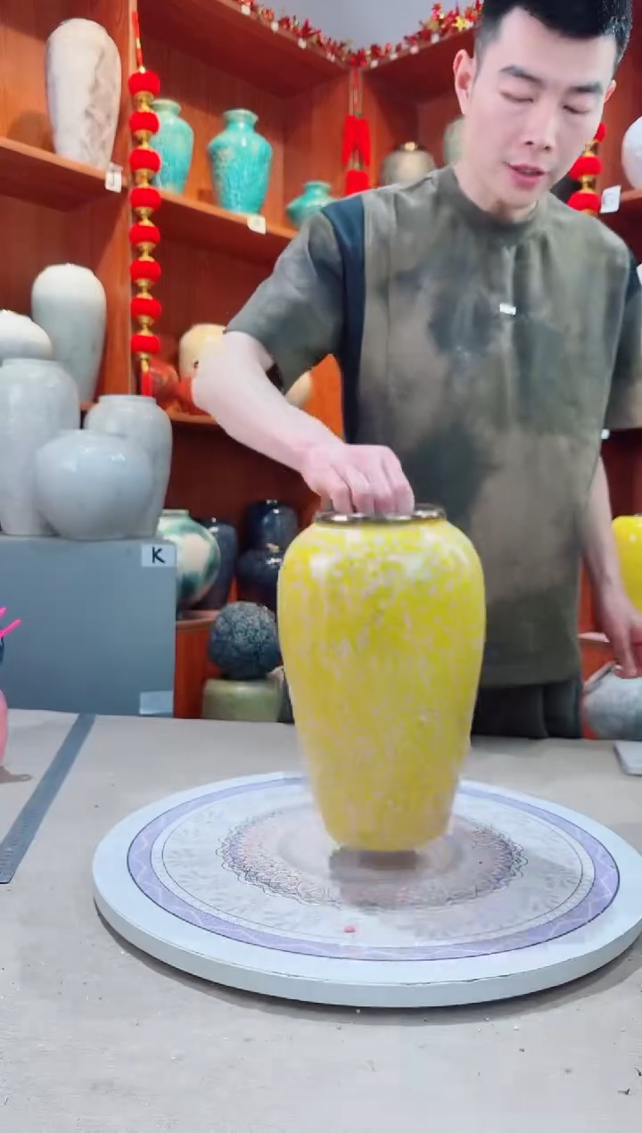 瓶孤品 微瑕陶瓷花瓶 无花 a592