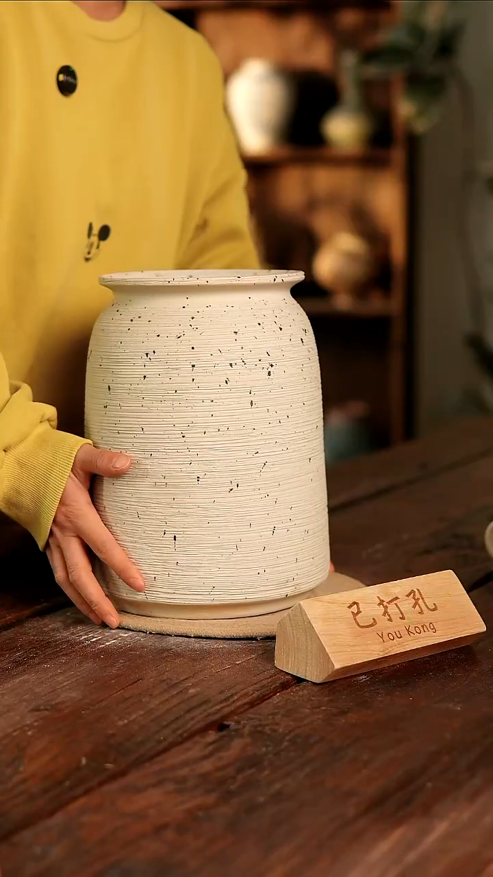 摆件22-196高28口15误差2已打孔