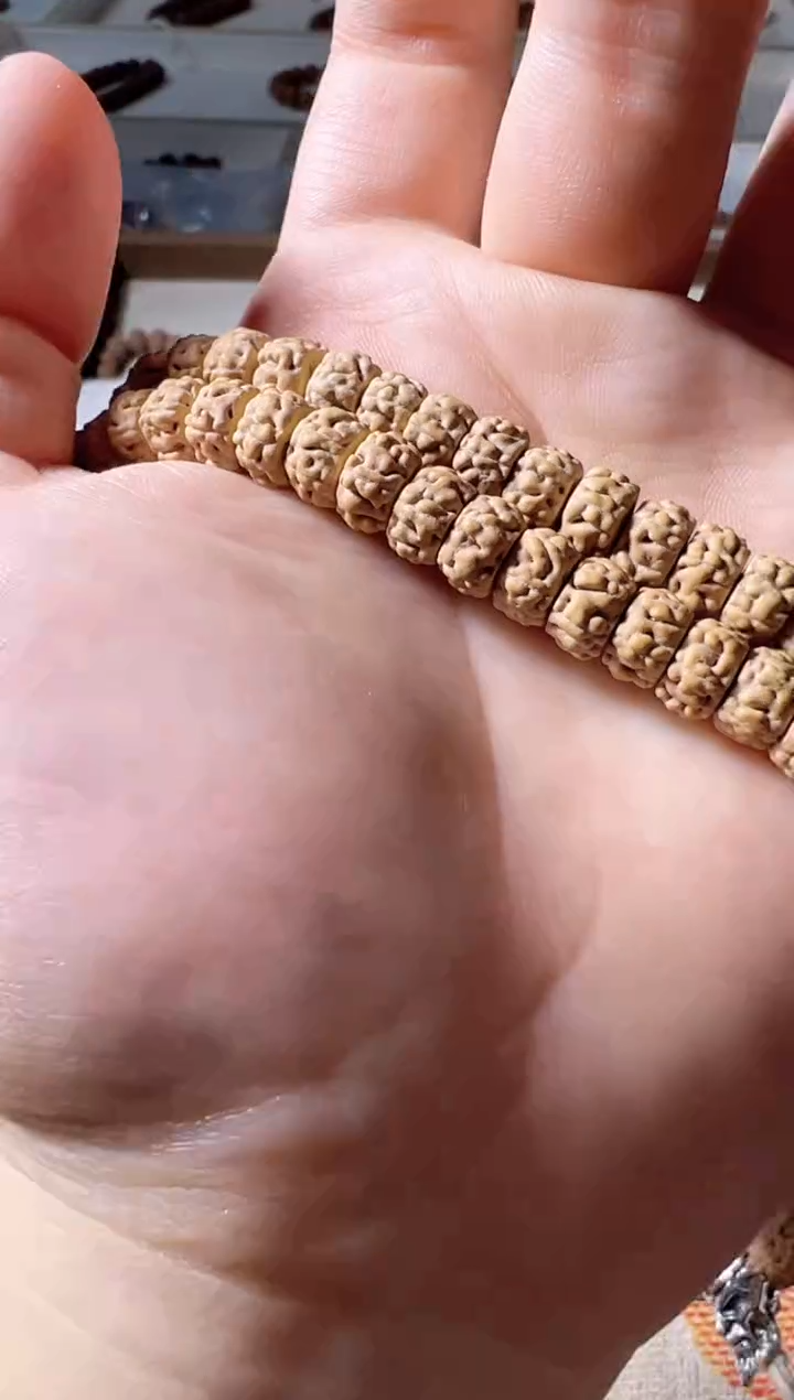 金刚菩提手串龙切金蟾长串+配饰