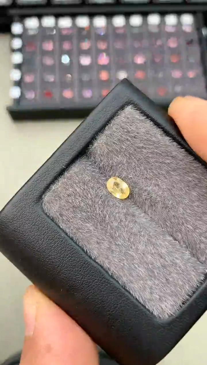 【闪购商品】定制蓝宝石裸石未镶嵌0.82ct 兰卡老烧黄蓝宝