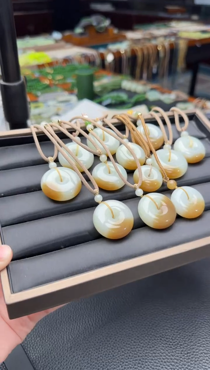 【闪购商品】和田玉颈饰未镶嵌且末糖白平安扣 多样性发货拍一发一