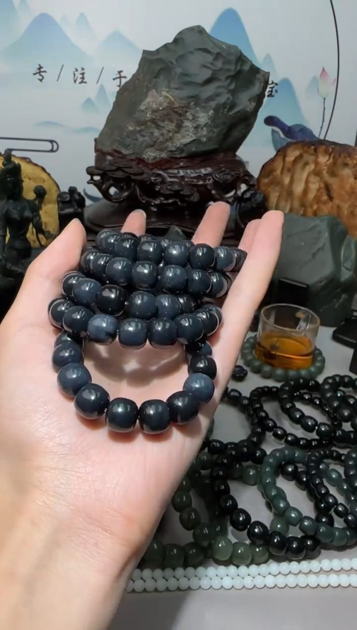 未镶嵌手串和田玉新疆墨玉11*12老型手串