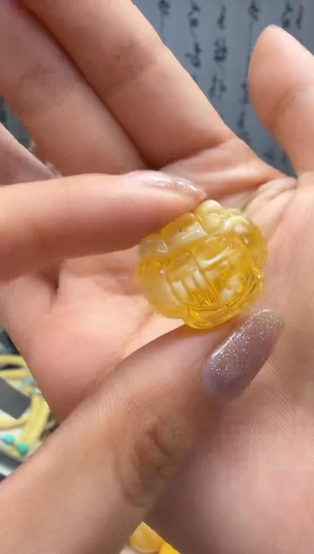 裸石琥珀未镶嵌如图微瑕