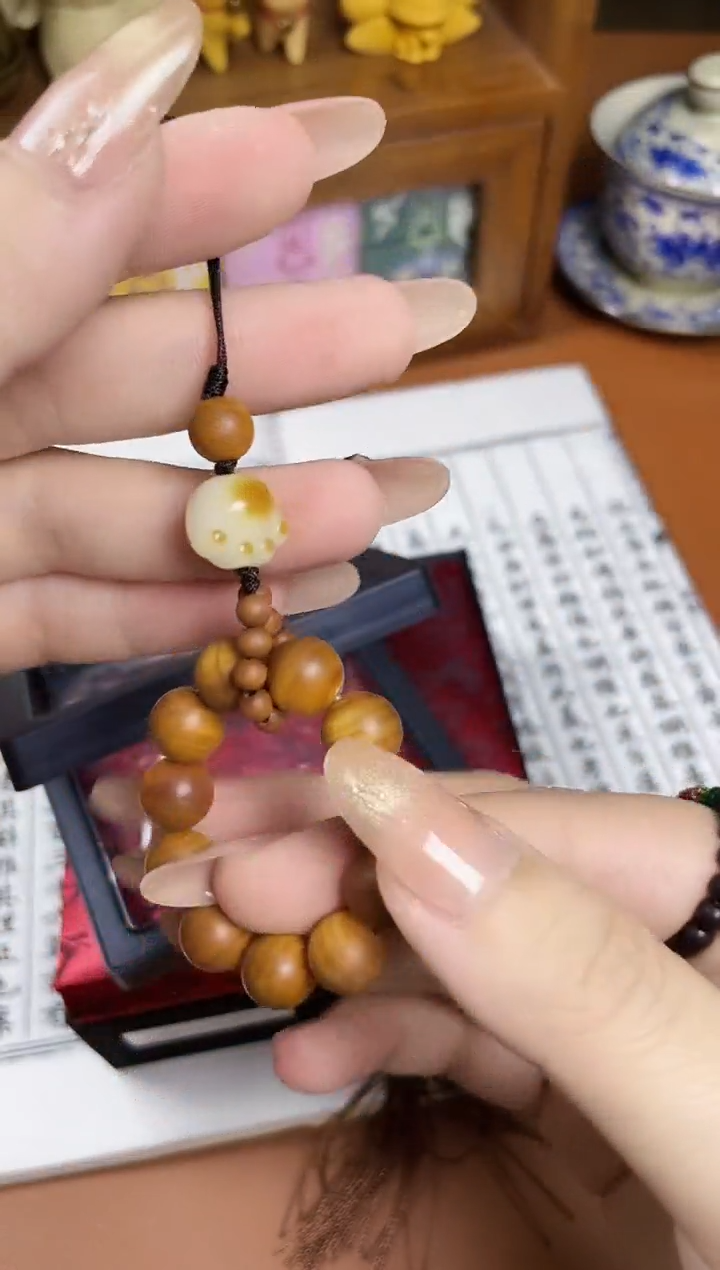 非洲檀香手串/手链菩提木质玉石手串/多发性其一/不带盒子
