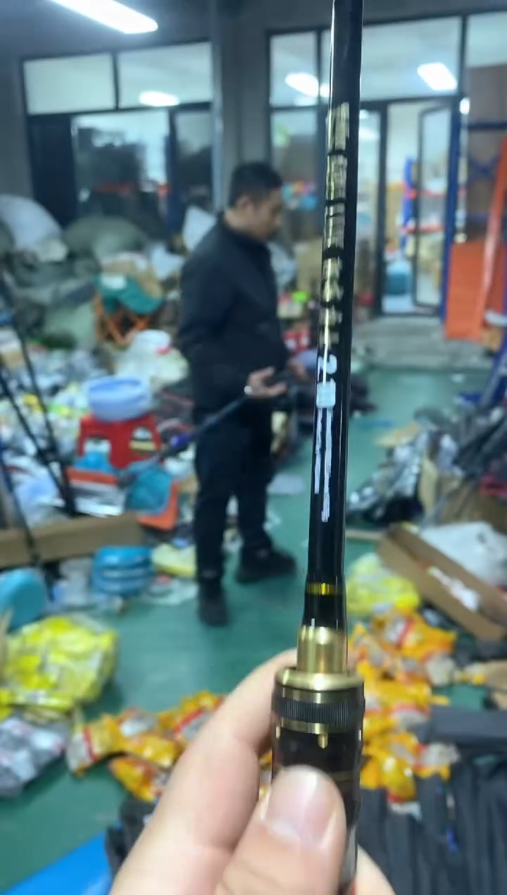 2.1黑色枪柄路亚竿   