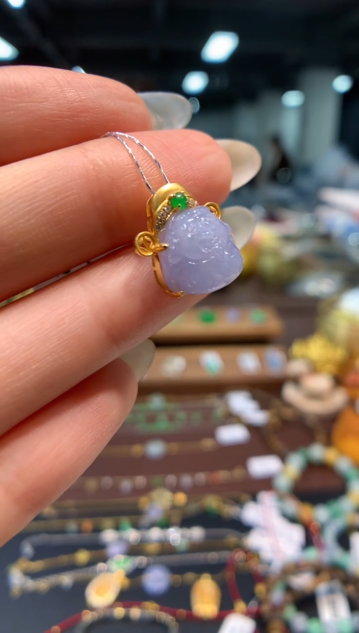 颈饰18K金镶嵌翡翠财神