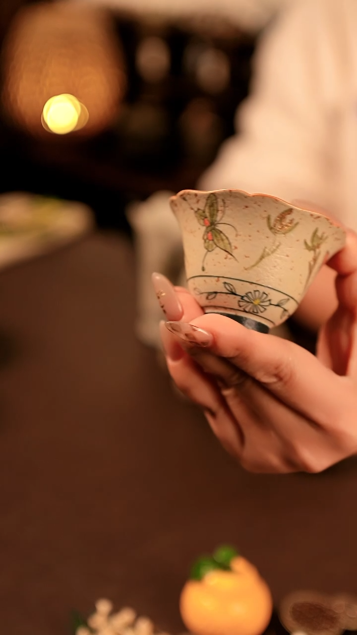 【闪购商品】闪购冲冲冲 青花蝴蝶兰花凌瓣杯