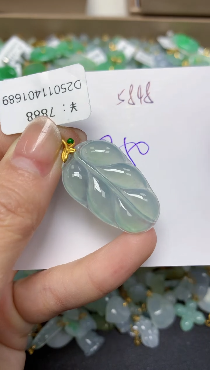 【闪购商品】翡翠颈饰18K金镶嵌天然翡翠A货