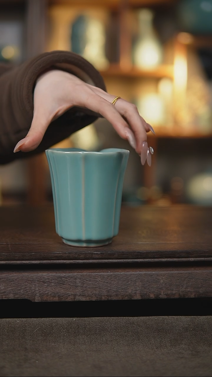 【闪购商品】杯仿古天青花口公道杯瑕