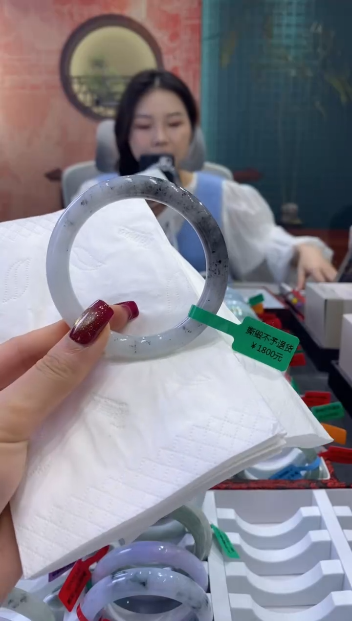 【闪购商品】翡翠手镯未镶嵌多人02110