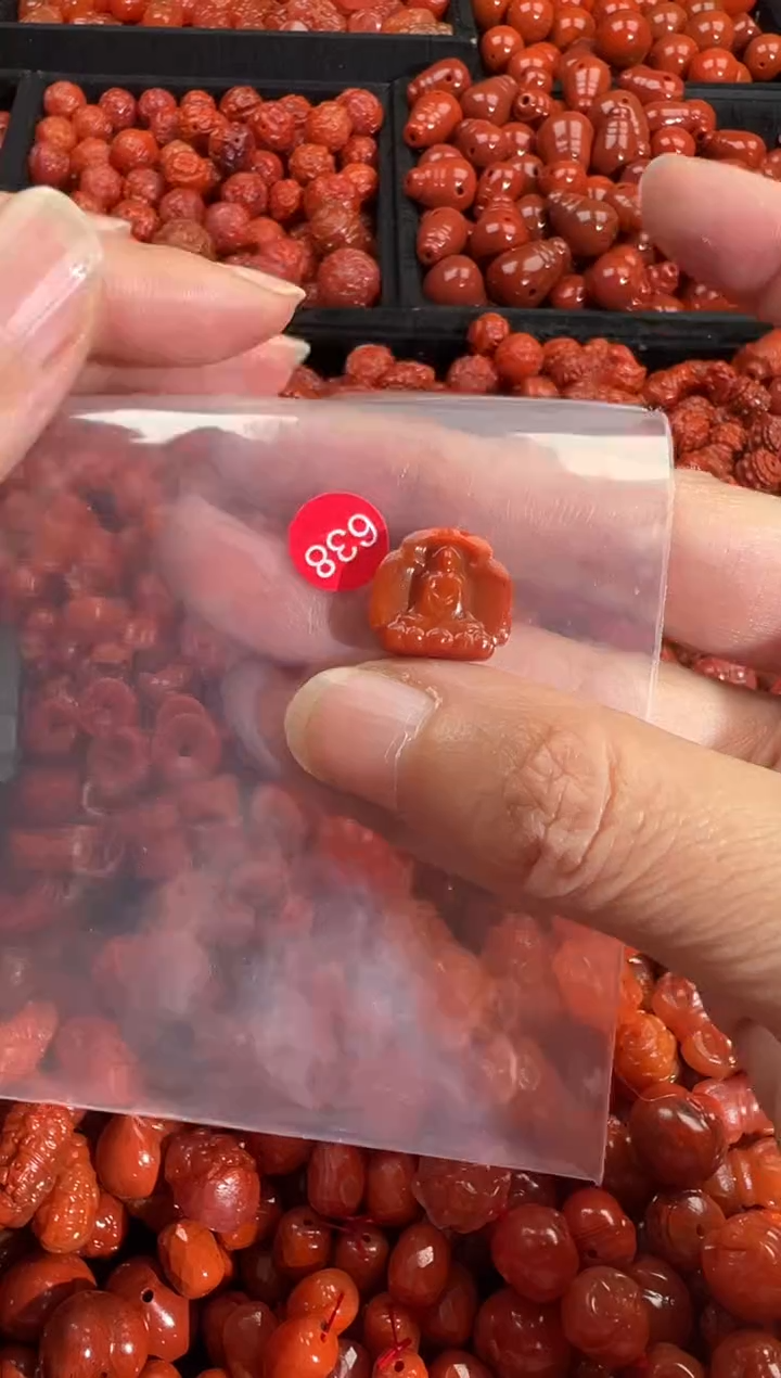 颈饰未镶嵌南红玛瑙1