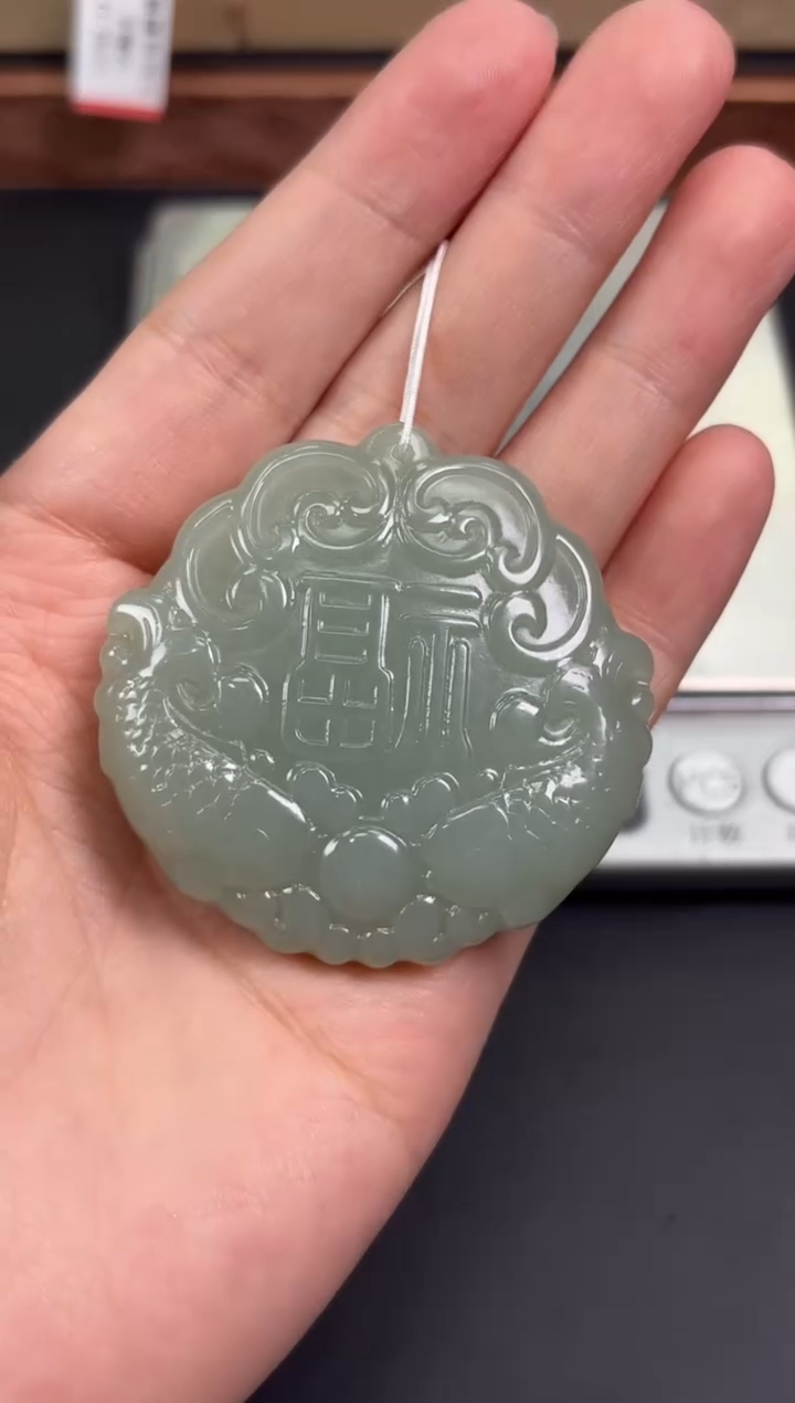 【闪购商品】和田玉吊坠(赠链)未镶嵌且末微色差近矿吊坠