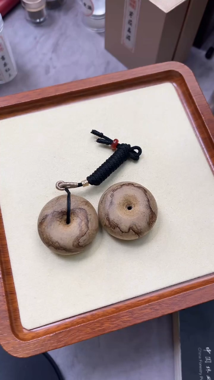 【闪购商品】沉香吊坠随型达拉干平安扣