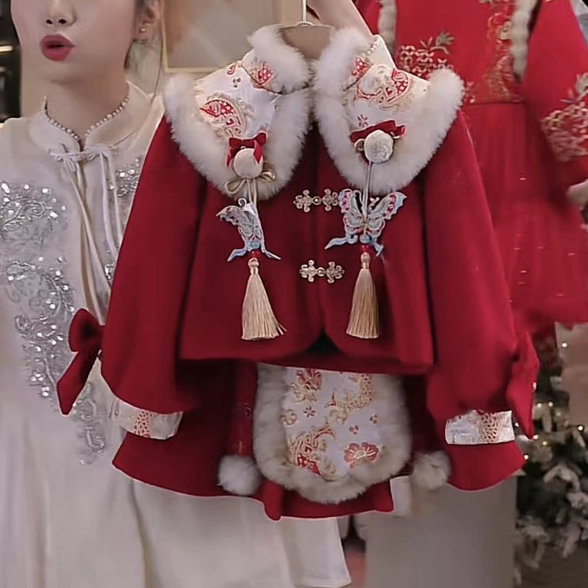 女童新年装冬装2024新款洋气儿童新中式网红套裙小女孩红色拜年服