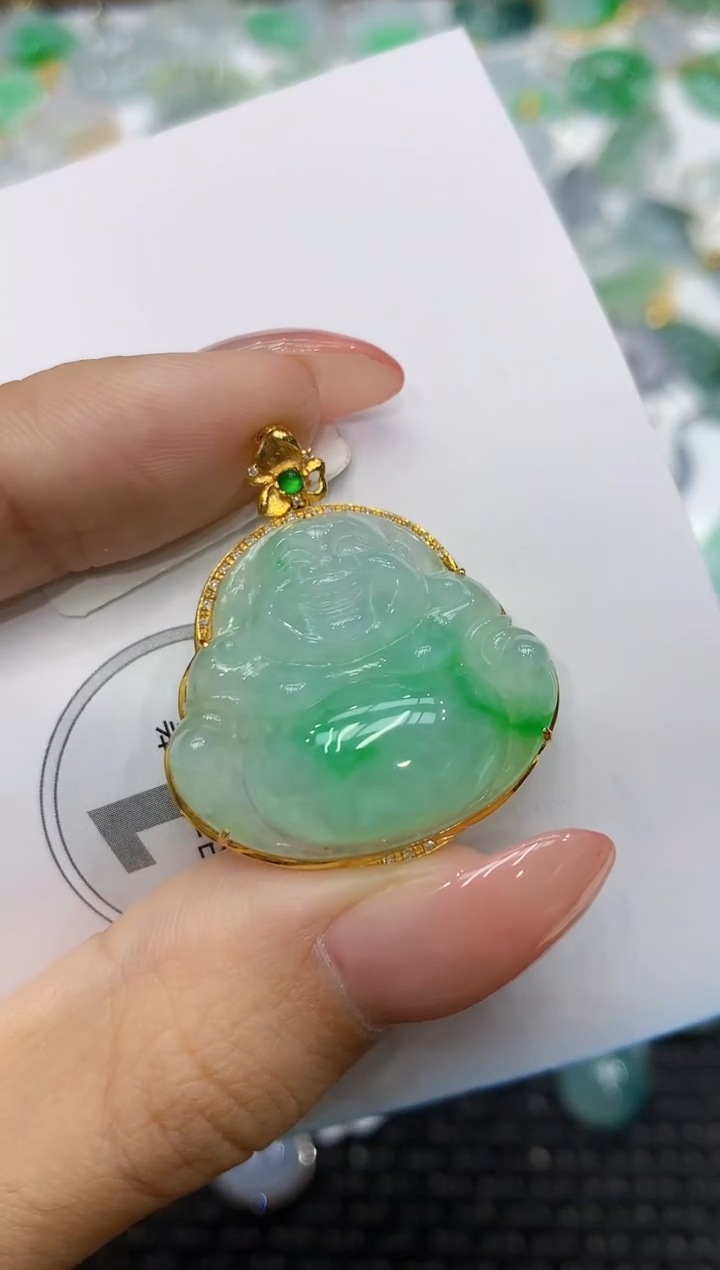 颈饰18K金镶嵌翡翠111111111111
