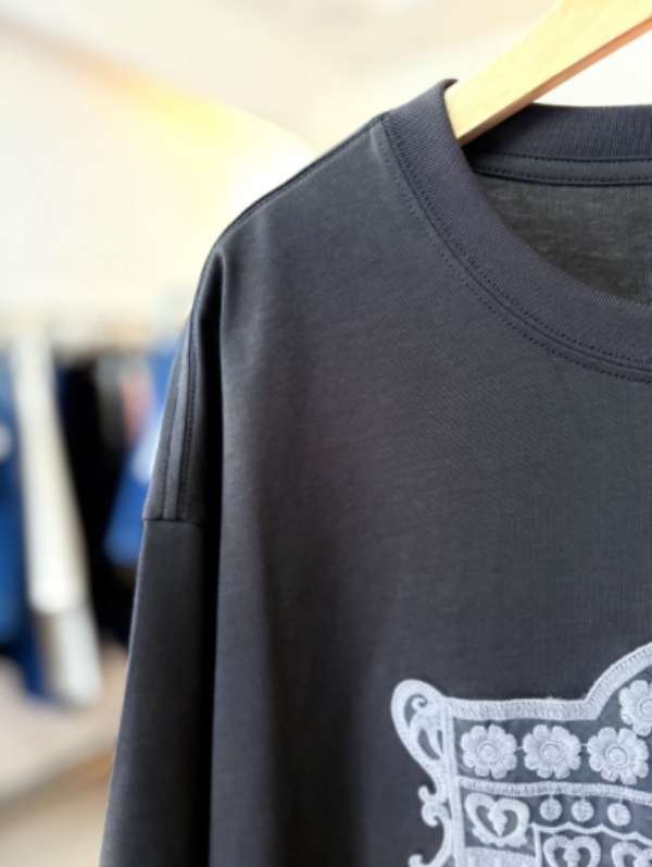 【轻奢】女款时尚百搭休闲小猫刺绣圆领T恤 上衣